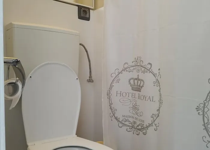 Nook With Stadium Vista *